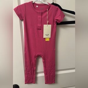 Kyte BABY raspberry Short Sleeve romper